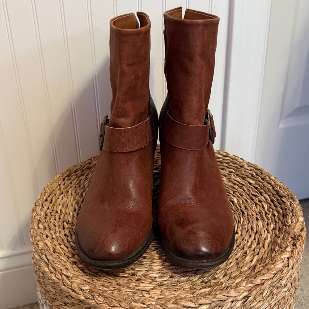 Lucky Brand Double Buckle Brown Leather Heeled Boots - 10 - Great Condition - Picture 2 of 9